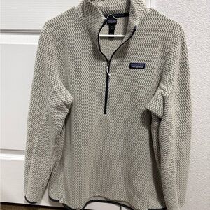 Patagonia Woman’s R1 Air Patagonia Sweater- Cream. XL